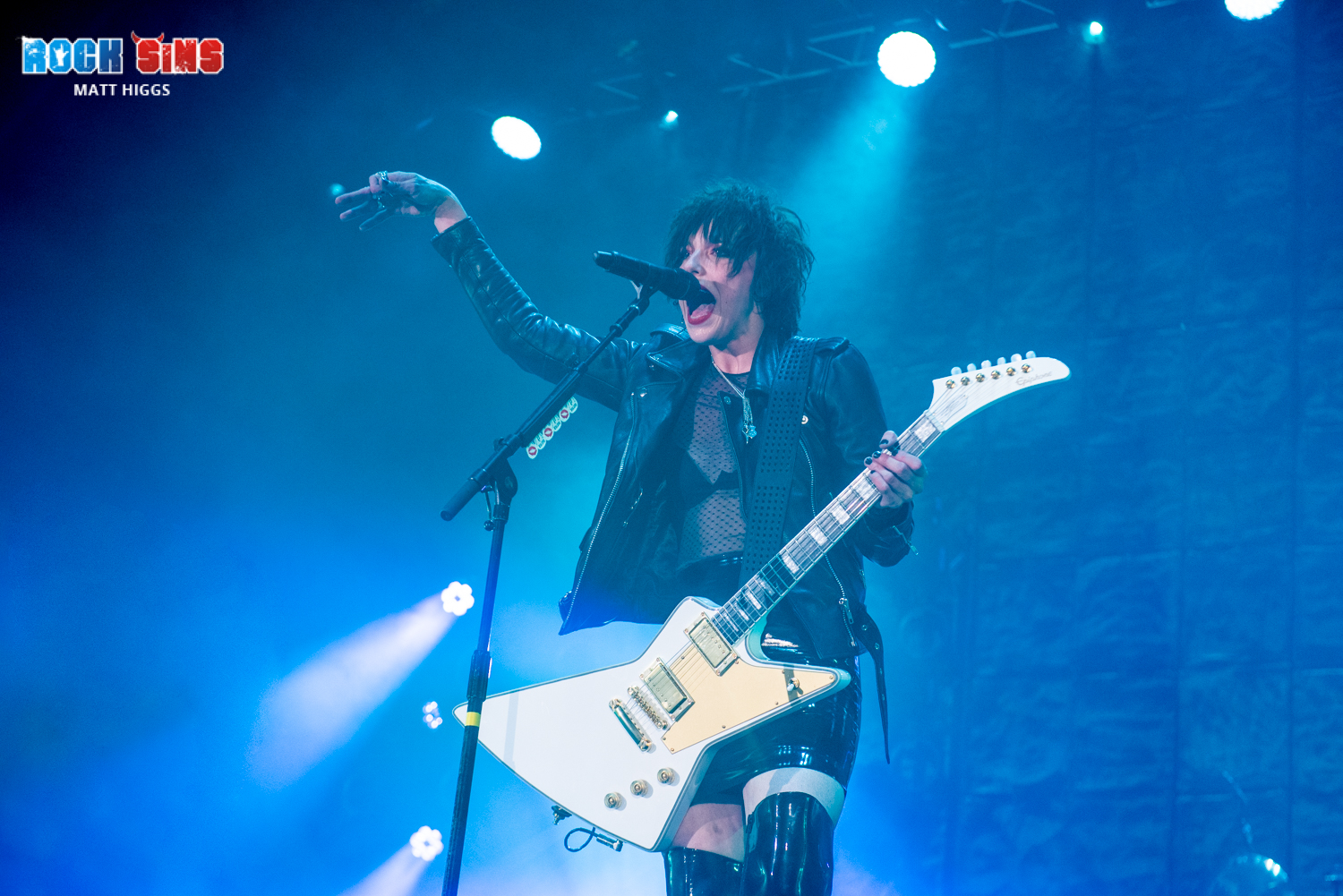 Halestorm - Lzzy Hale on stage